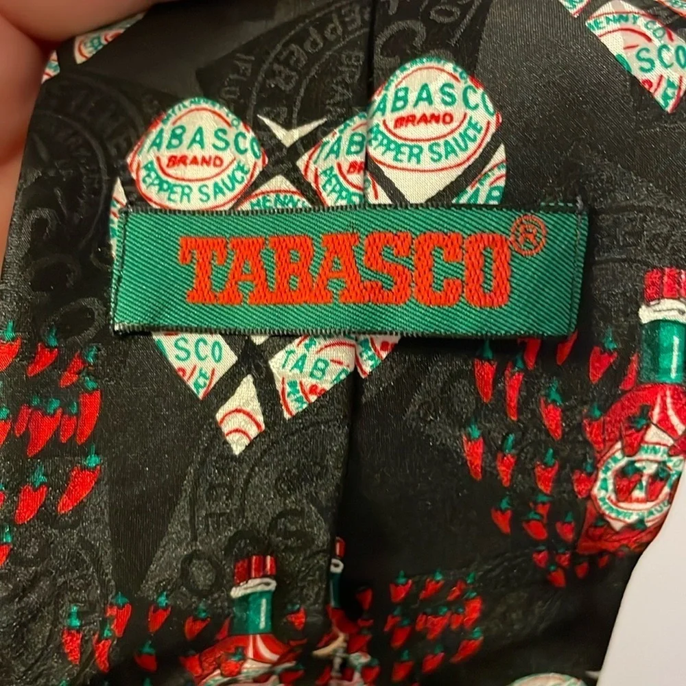 Tabasco Belk Heart Valentine’s Hot Pepper Black Red Necktie Tie Silk